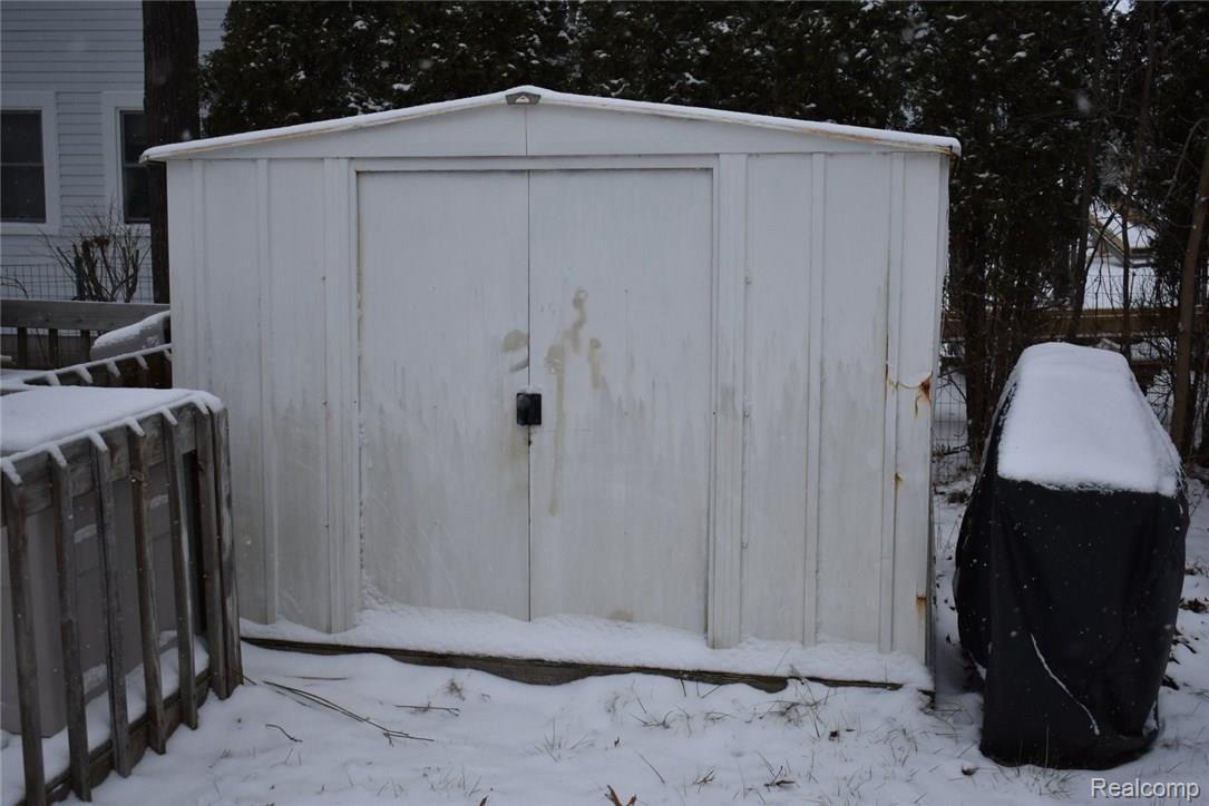 8970 Dexter-Pinckney Road Pinckney, MI 48169 - Photo 19 of 19 16 SHED.JPG