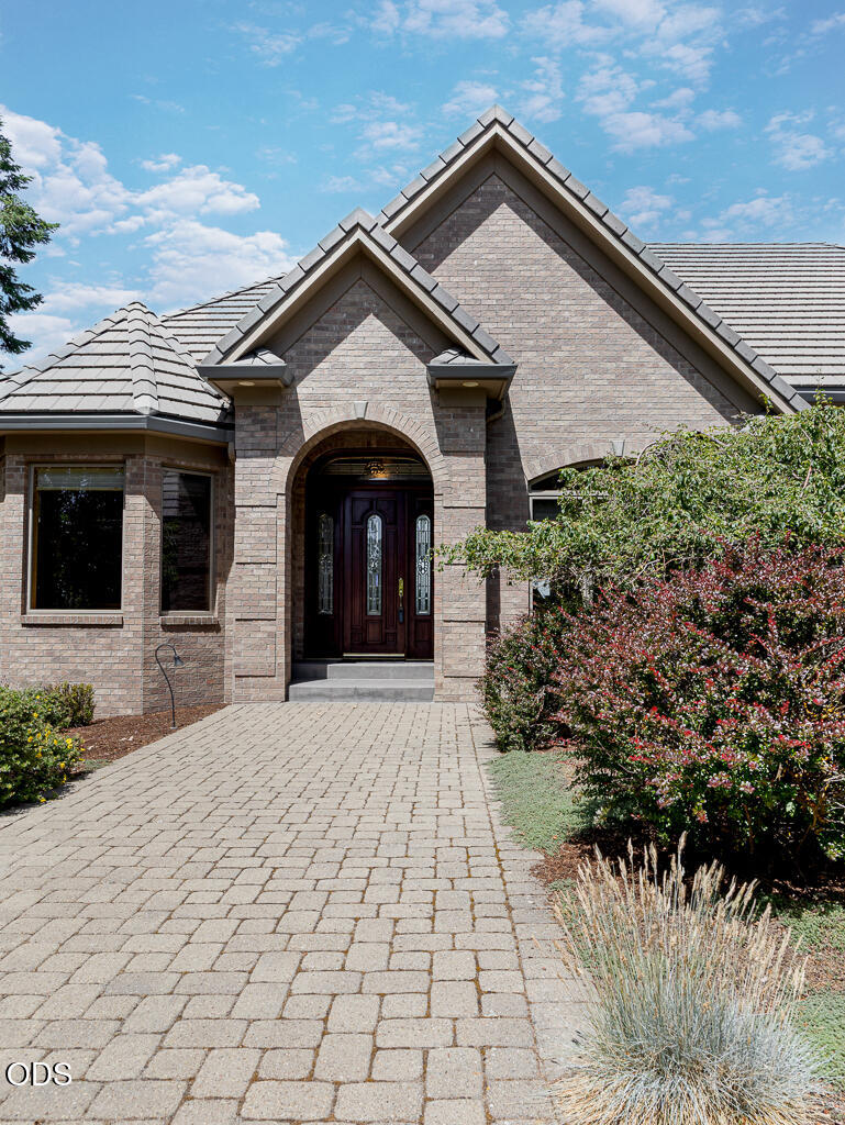 11707 Kestrel Road Klamath Falls, OR 97601 - Photo 3 of 65