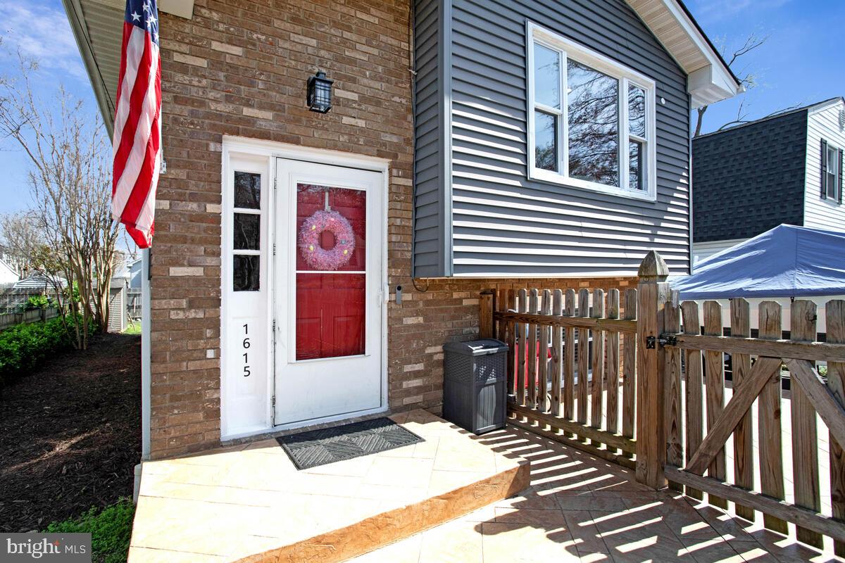 1615 Ruxton Road Edgewater, MD 21037 - Photo 3 of 37