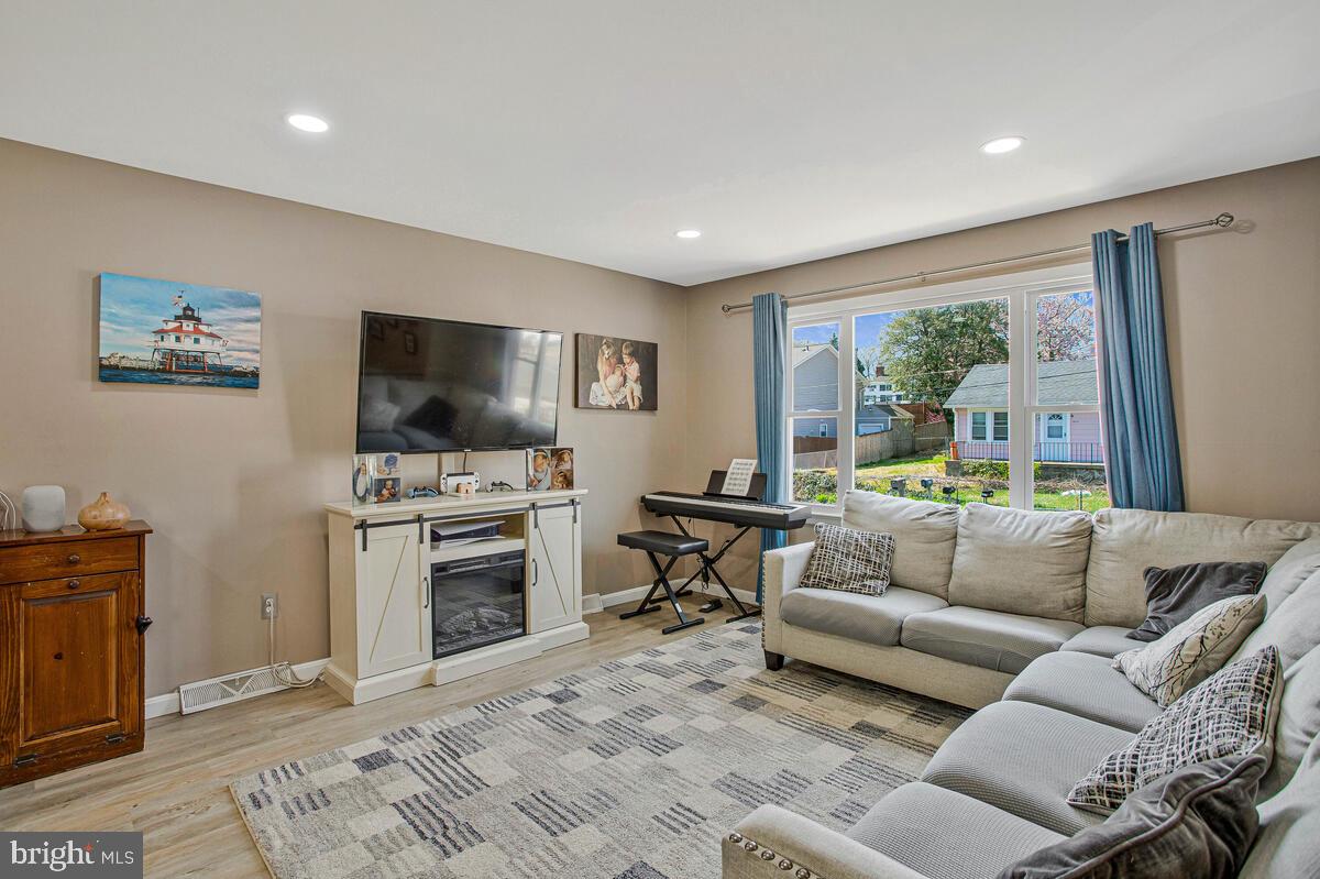 1615 Ruxton Road Edgewater, MD 21037 - Photo 7 of 37