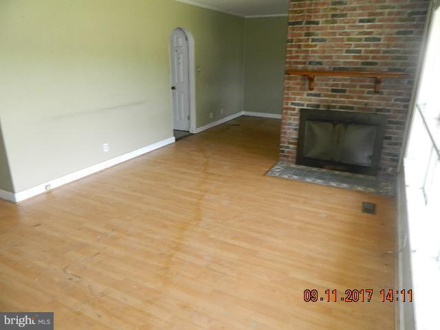 9217 Nottingwood Road Baltimore, MD 21237 - Photo 3 of 12 Living Room