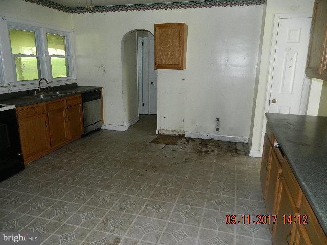 9217 Nottingwood Road Baltimore, MD 21237 - Photo 4 of 12 Kitchen