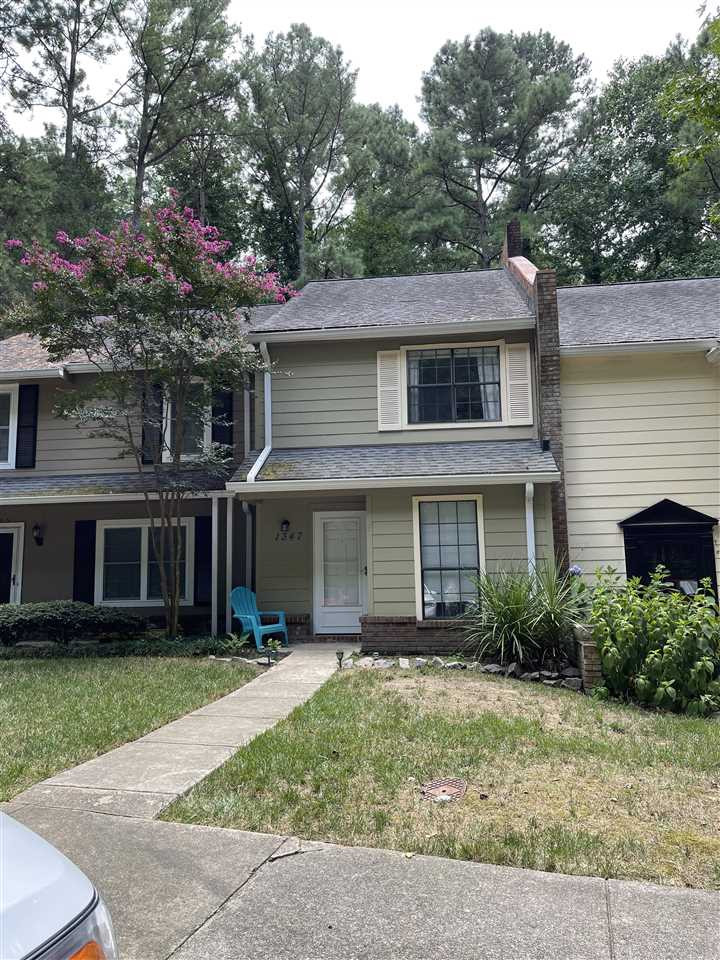 1347 Springlawn Court Raleigh, NC 27609 - Photo 2 of 8 Photo 2