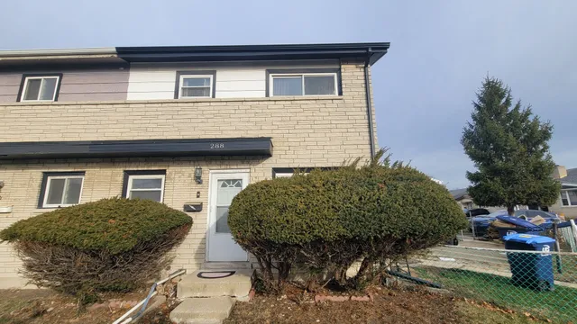 $2,295 | 288 Dover Lane, Des Plaines, IL 60018