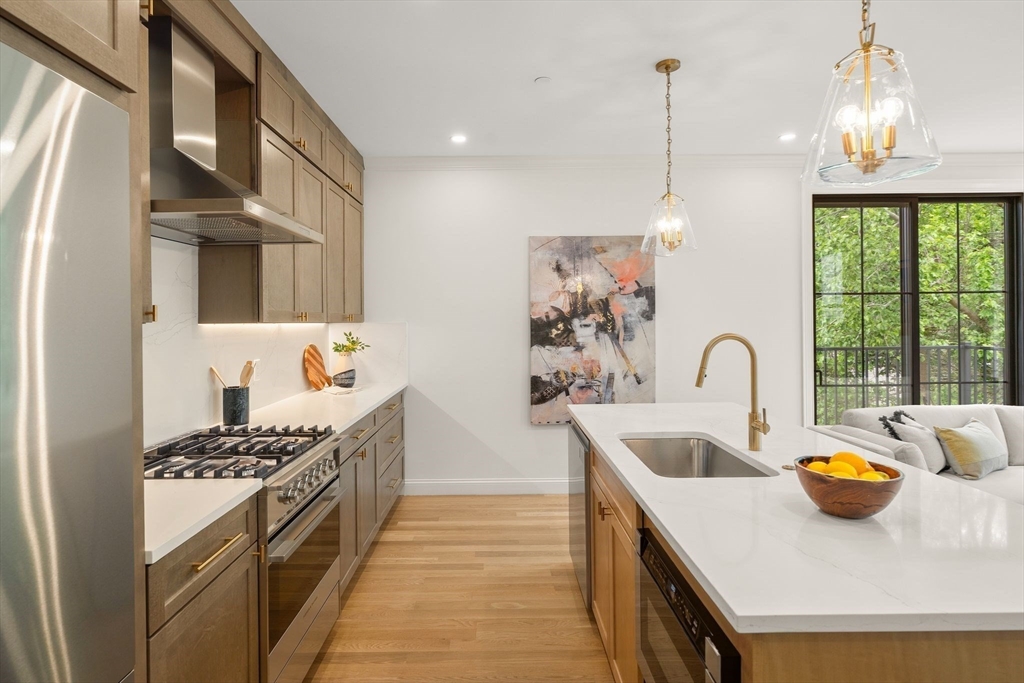 27 Shepard Street, Unit 6 Boston, MA 02135 - Photo 7 of 28