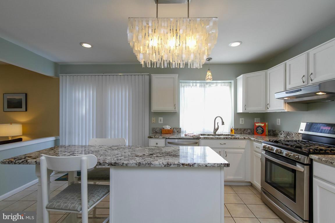 8113 Jacobs Field Road Rosedale, MD 21237 - Photo 13 of 29 Kitchen
