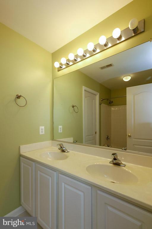 8113 Jacobs Field Road Rosedale, MD 21237 - Photo 23 of 29 Bath (Master)