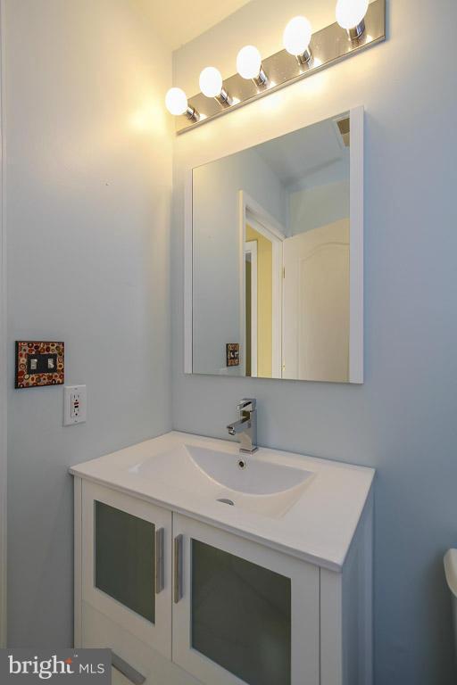 8113 Jacobs Field Road Rosedale, MD 21237 - Photo 28 of 29 Bath