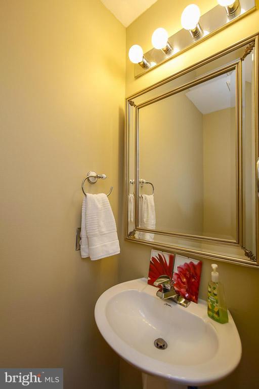8113 Jacobs Field Road Rosedale, MD 21237 - Photo 4 of 29 Interior (General)
