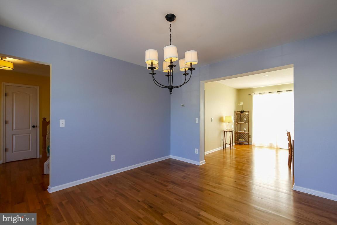 8113 Jacobs Field Road Rosedale, MD 21237 - Photo 6 of 29 Living Room