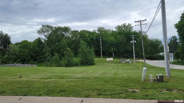 $45,000 | 1815 East 6th Street, Unit A, Coal Valley, IL 61240