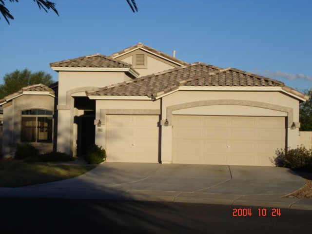 917 South Ash Street Gilbert, AZ 85233 - Photo 1 of 6 Primary Photo