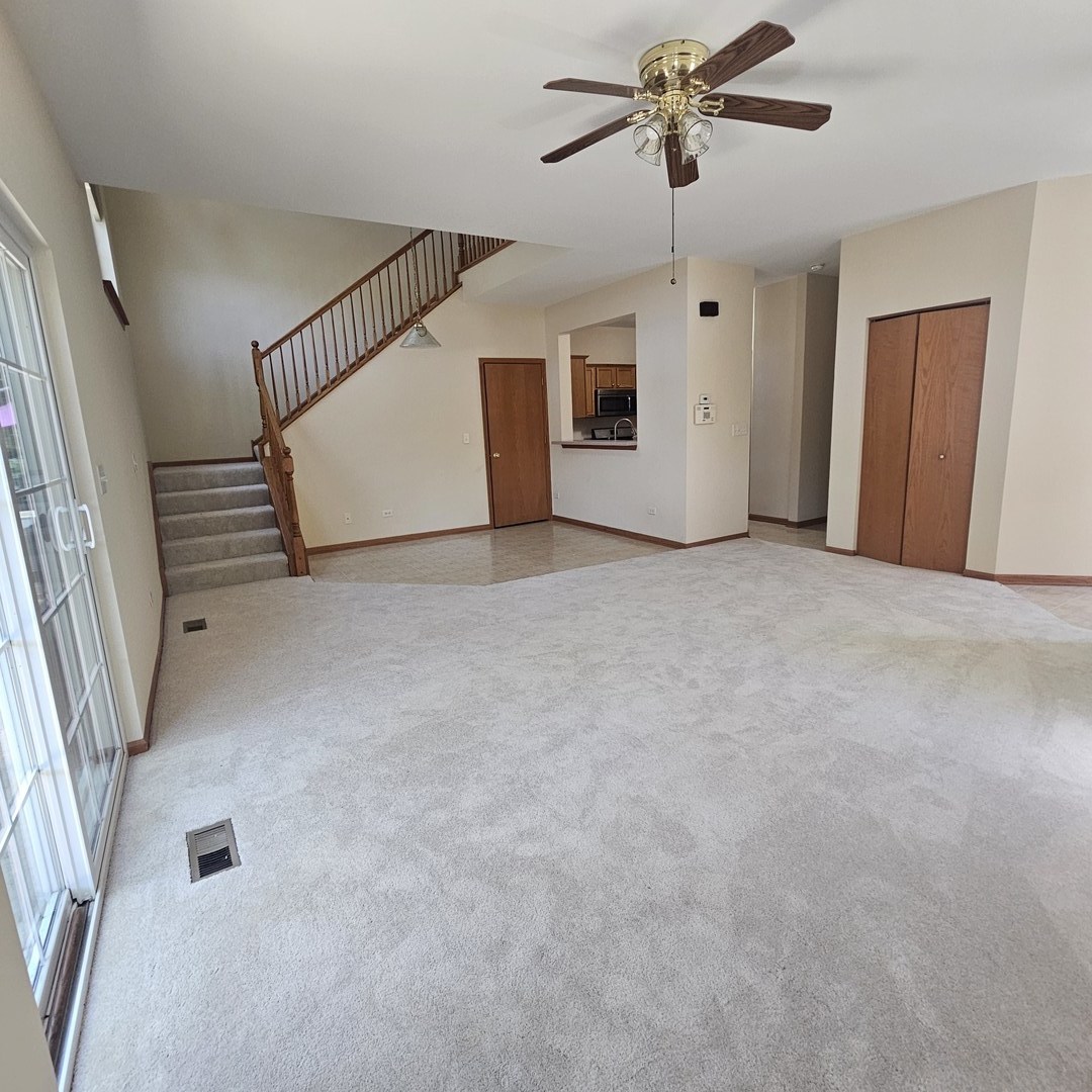 1111 Colonial Drive Joliet, IL 60432 - Photo 4 of 15