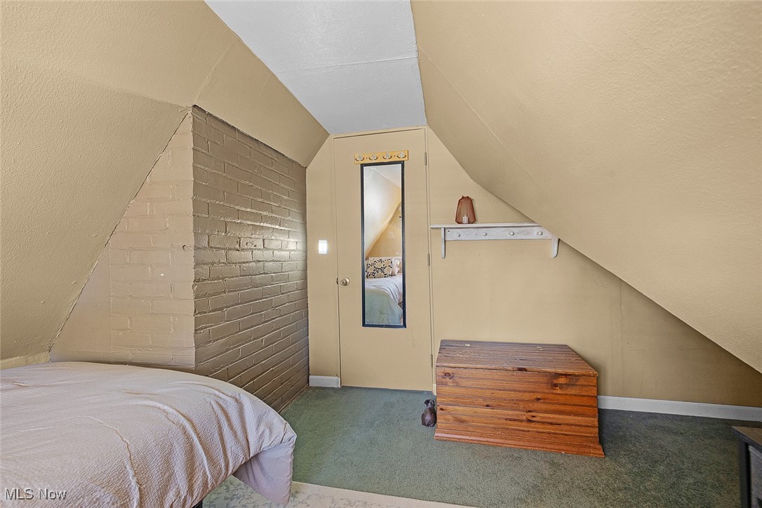 4044 Buxton Road Cleveland, OH 44121 - Photo 26 of 47