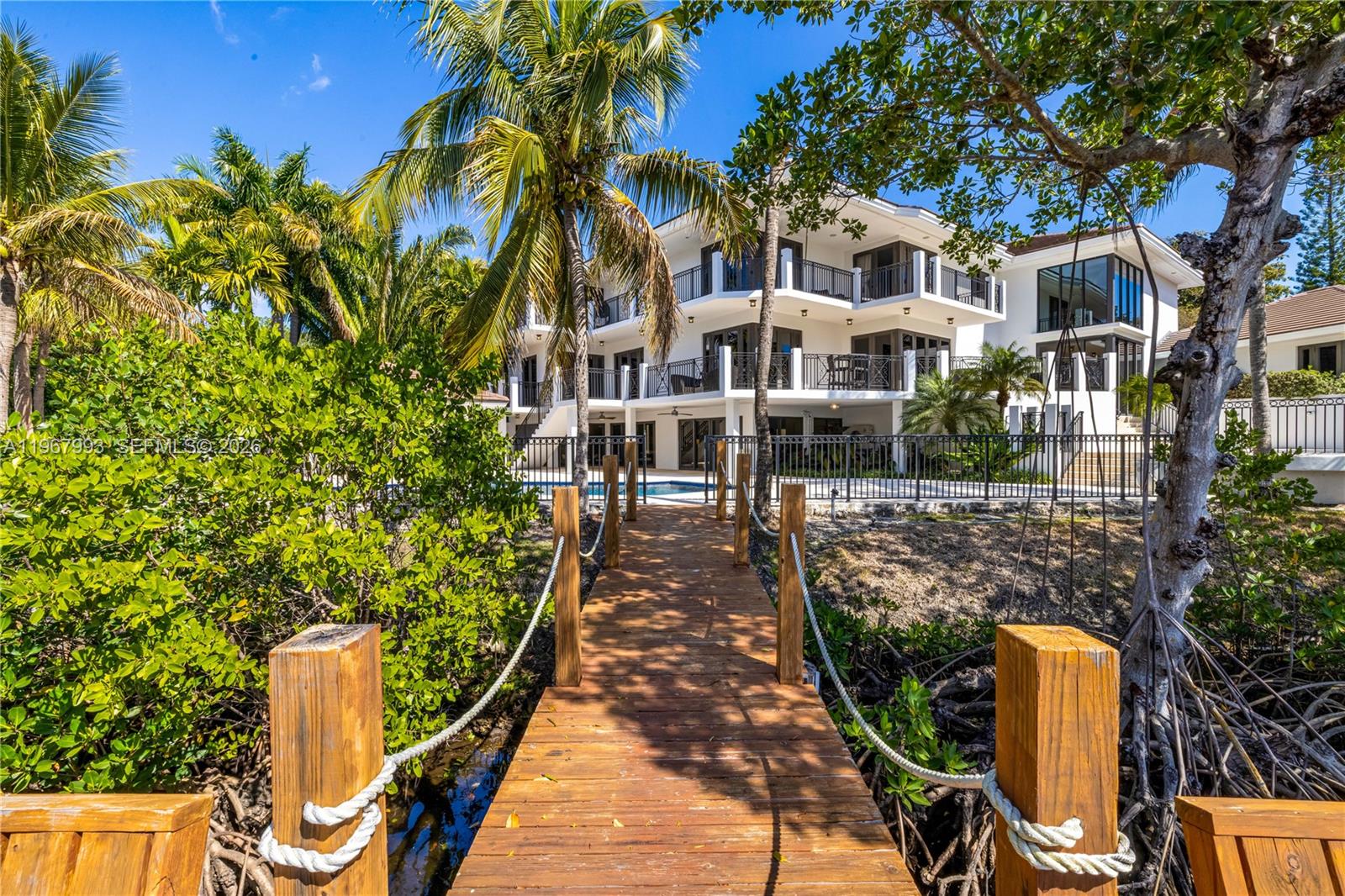 460 Costanera Road Coral Gables, FL 33143 - Photo 32 of 36