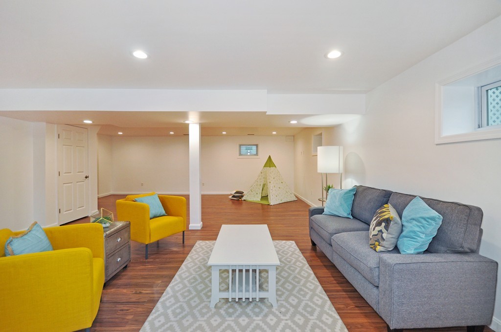 17 Reed Street, Unit 2 Arlington, MA 02474 - Photo 19 of 27 Gallery Image 19