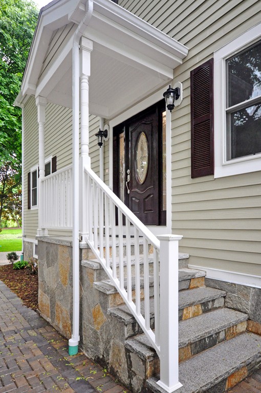 17 Reed Street, Unit 2 Arlington, MA 02474 - Photo 2 of 27 Gallery Image 2