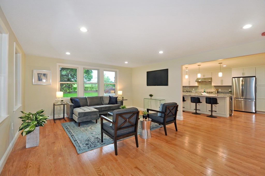 17 Reed Street, Unit 2 Arlington, MA 02474 - Photo 4 of 27 Gallery Image 4