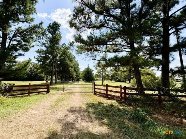 $525,000 | 8954 County Road 353, Gause, TX 77857