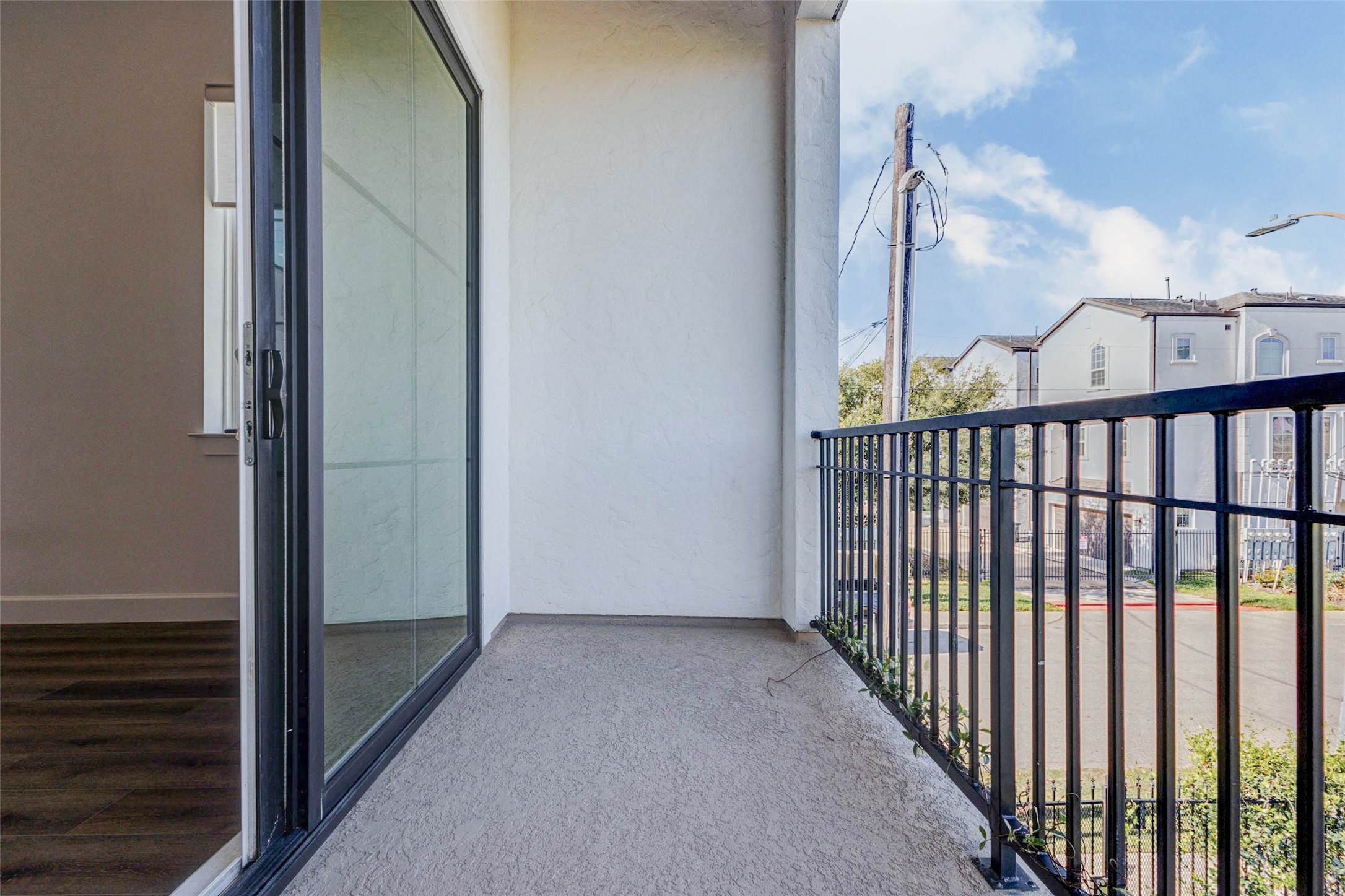 2751 Freund Street Houston, TX 77003 - Photo 33 of 34 a view of a balcony