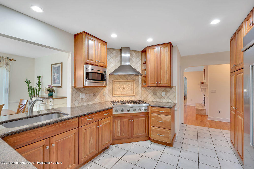 27 Partridge Way Colts Neck, NJ 07722 - Photo 11 of 58 Kitchen 4