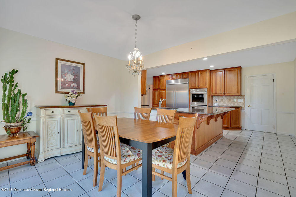 27 Partridge Way Colts Neck, NJ 07722 - Photo 14 of 58 Kitchen Eat In area 3