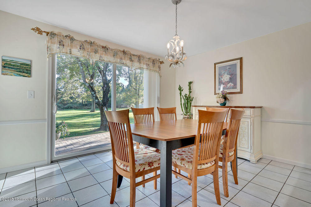 27 Partridge Way Colts Neck, NJ 07722 - Photo 15 of 58 Kitchen eat In Kitchen