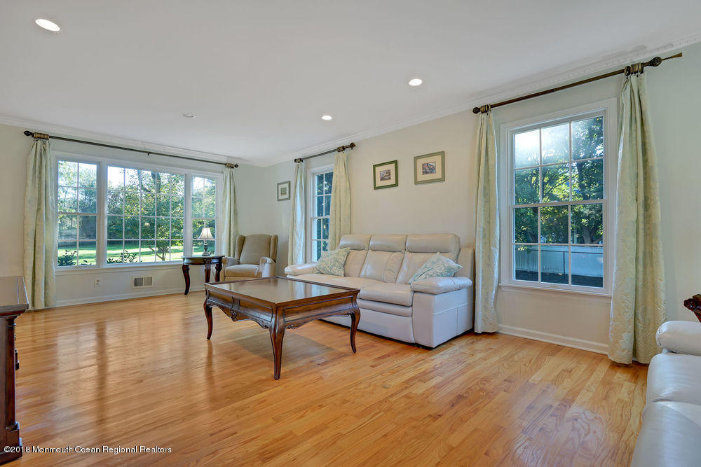 27 Partridge Way Colts Neck, NJ 07722 - Photo 18 of 58 Living Room