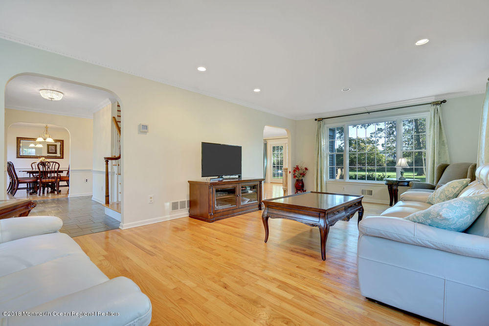 27 Partridge Way Colts Neck, NJ 07722 - Photo 19 of 58 Living Room 2