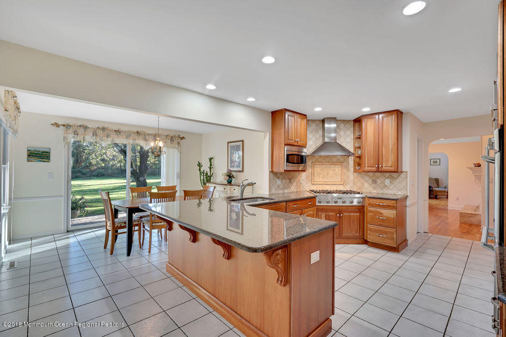 27 Partridge Way Colts Neck, NJ 07722 - Photo 7 of 58 Kitchen 3