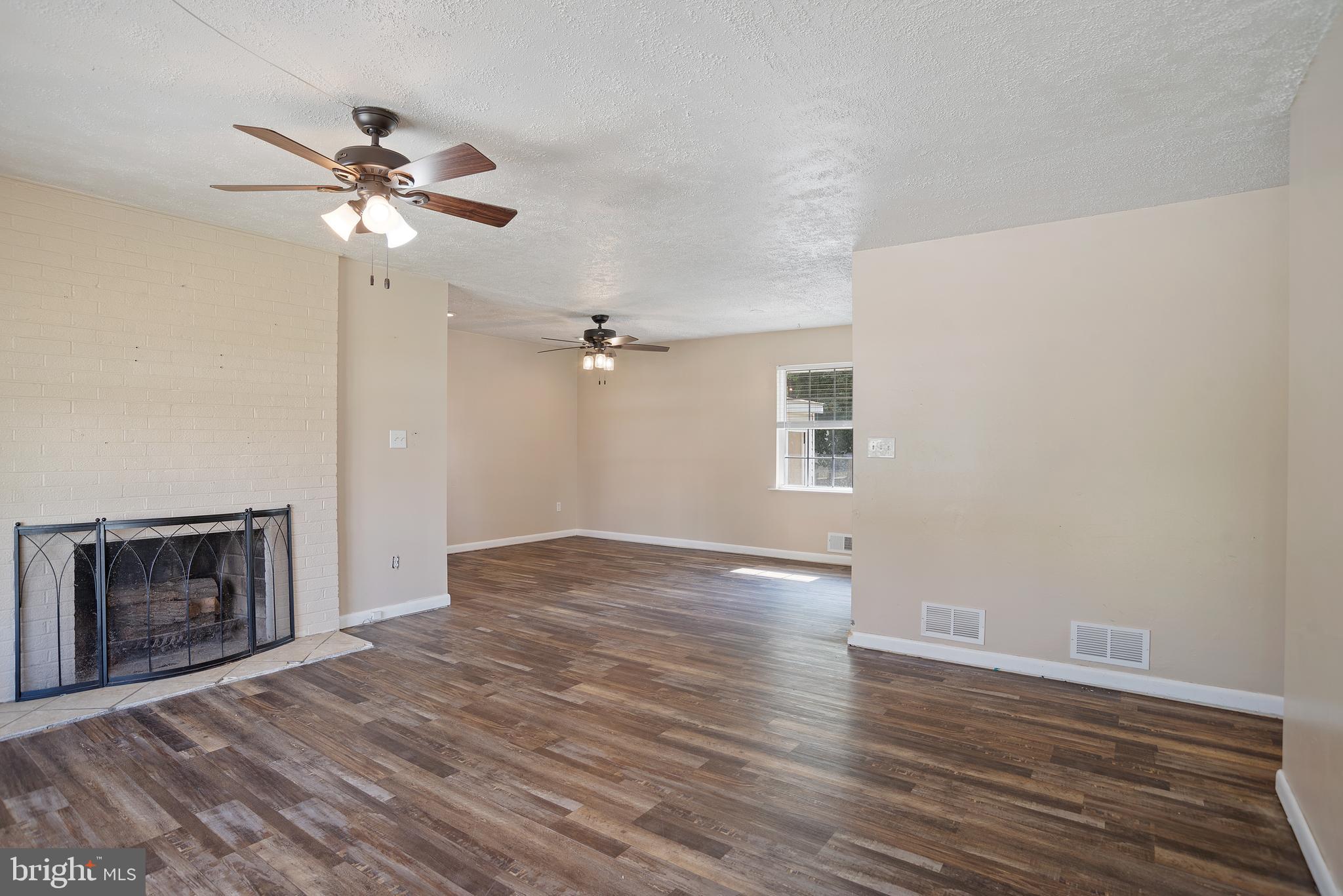 8259 Quarterfield Road Severn, MD 21144 - Photo 4 of 36