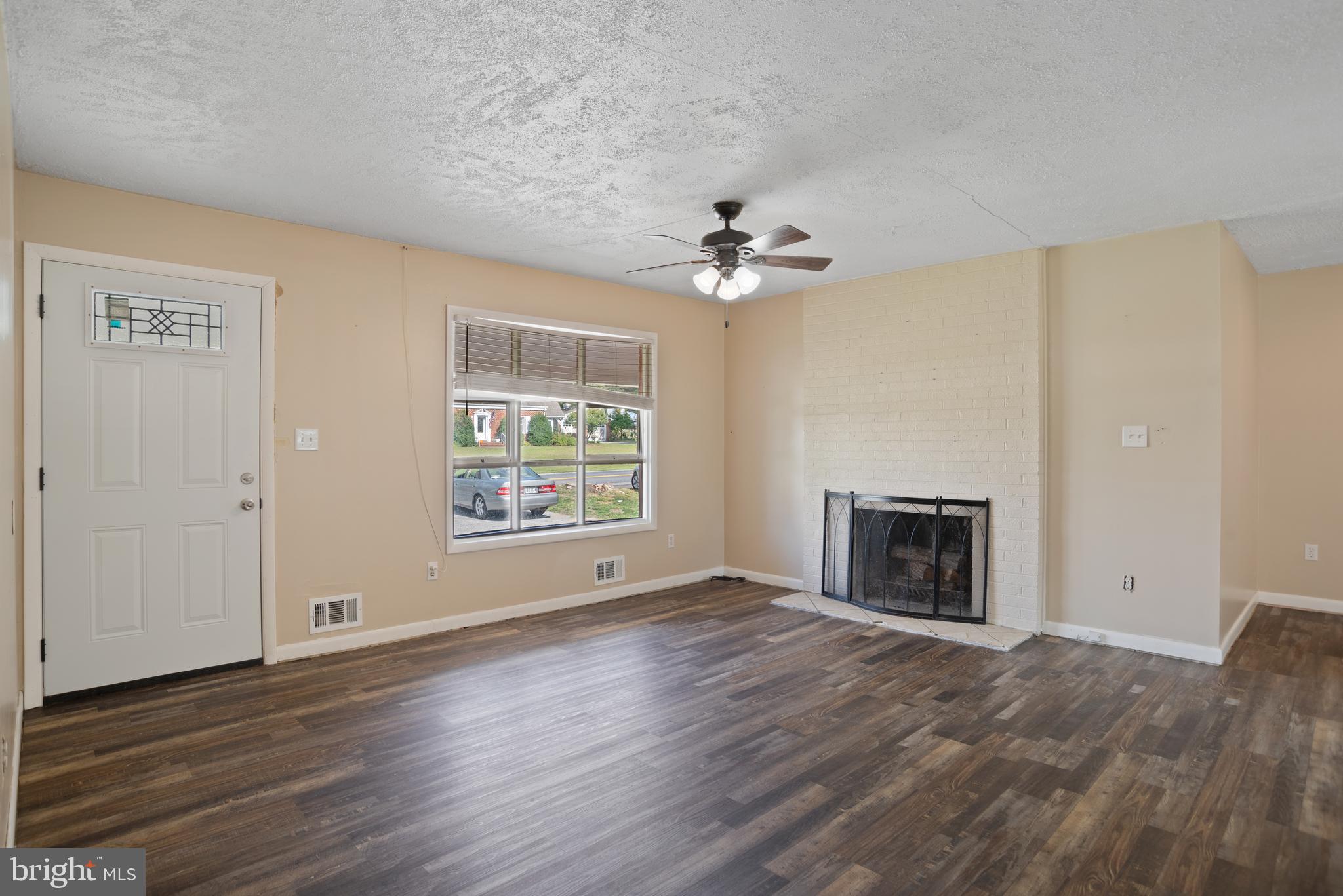 8259 Quarterfield Road Severn, MD 21144 - Photo 7 of 36