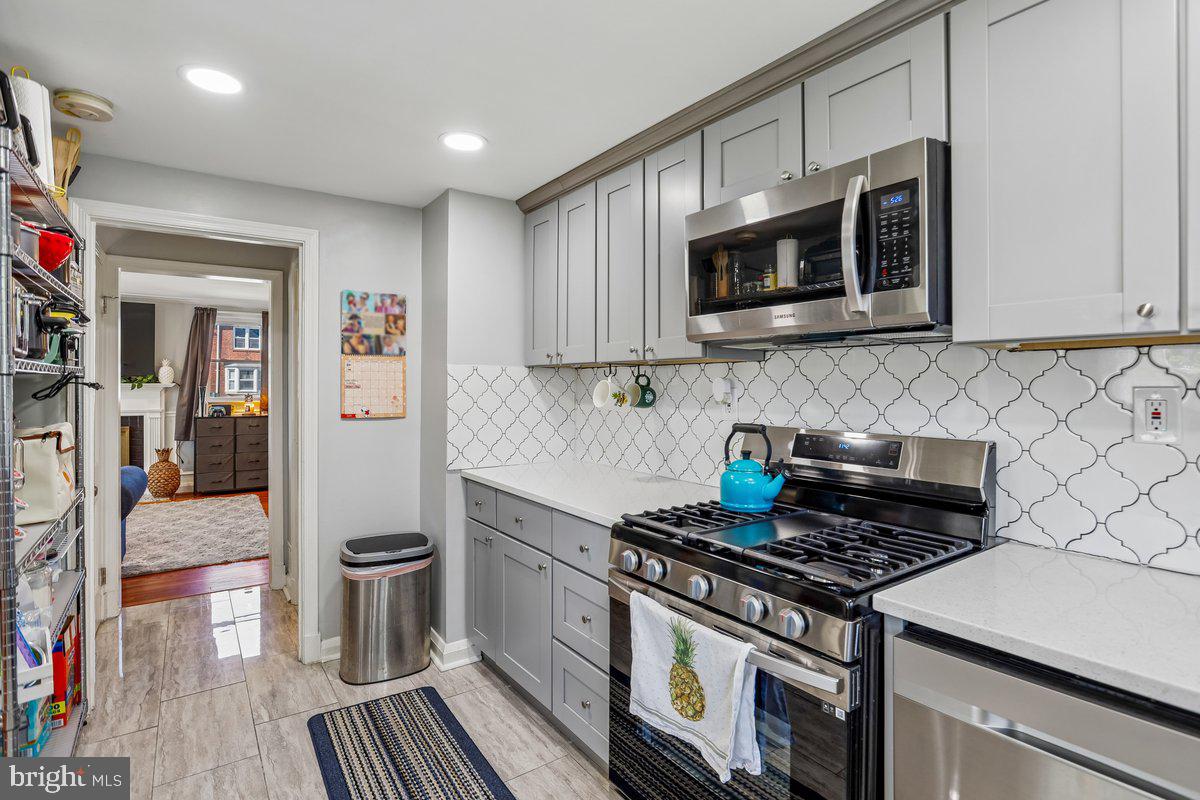 4818 Lindsay Road Baltimore, MD 21229 - Photo 10 of 29 Kitchen