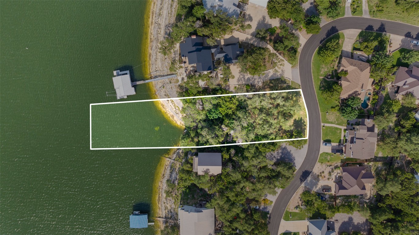 18401 Lakepoint Circle Point Venture, TX 78645 - Photo 3 of 28