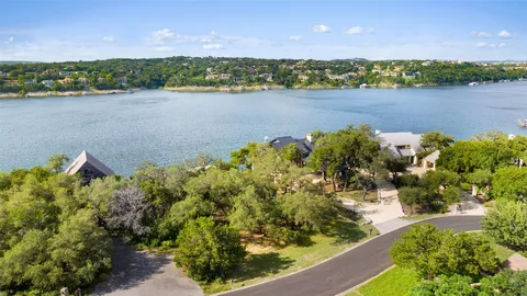 $799,000 | 18401 Lakepoint Circle, Point Venture, TX 78645
