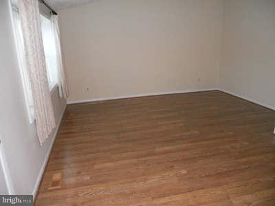 5316 Balistan Road Baltimore, MD 21237 - Photo 7 of 18 Living Room