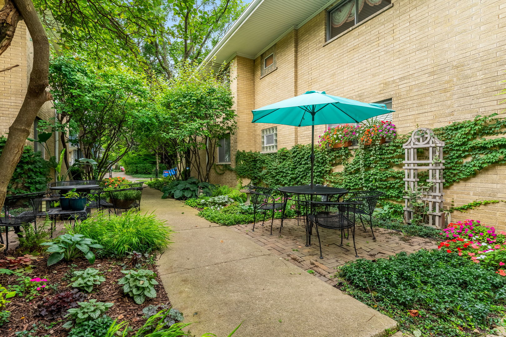 88 Pine Avenue, Unit 2B Riverside, IL 60546 - Photo 24 of 30 Gallery Image 24
