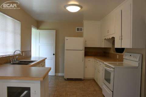 3368 Fenton Road Flint, MI 48507 - Photo 21 of 21 20439686-20.JPG