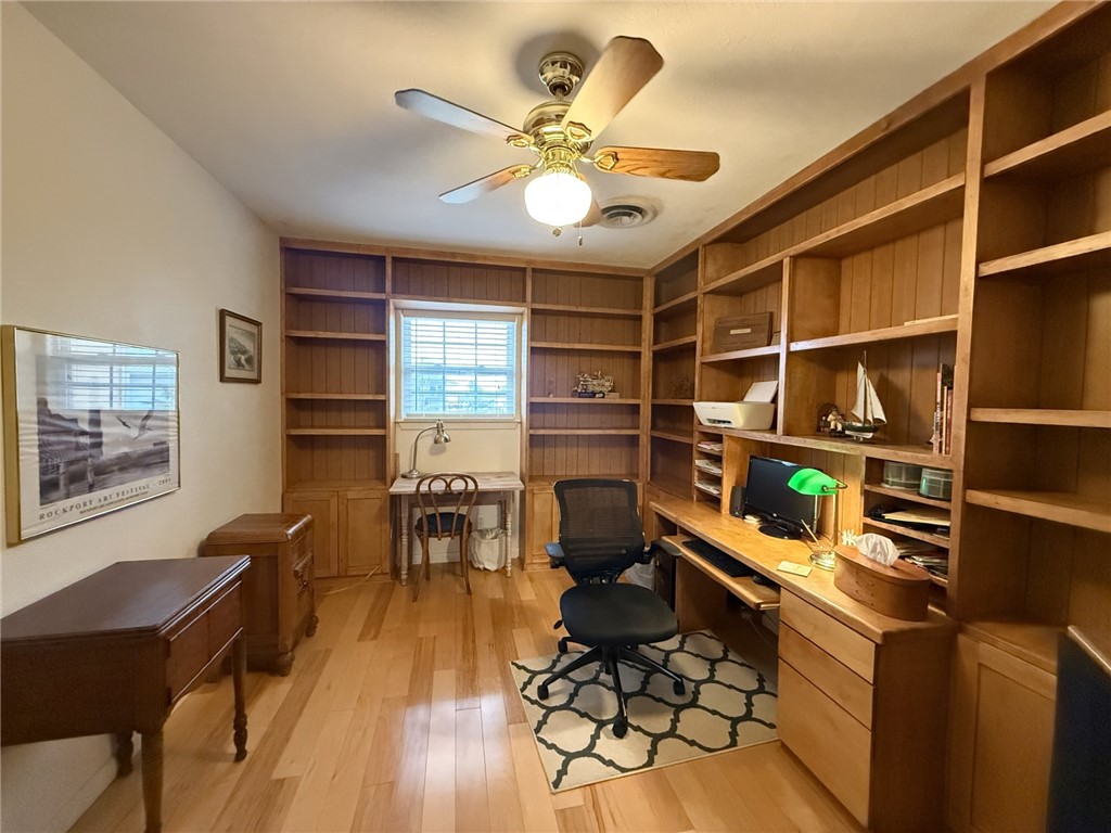 30 Flamingo Road Rockport, TX 78382 - Photo 26 of 39 a view of a workspace with furniture