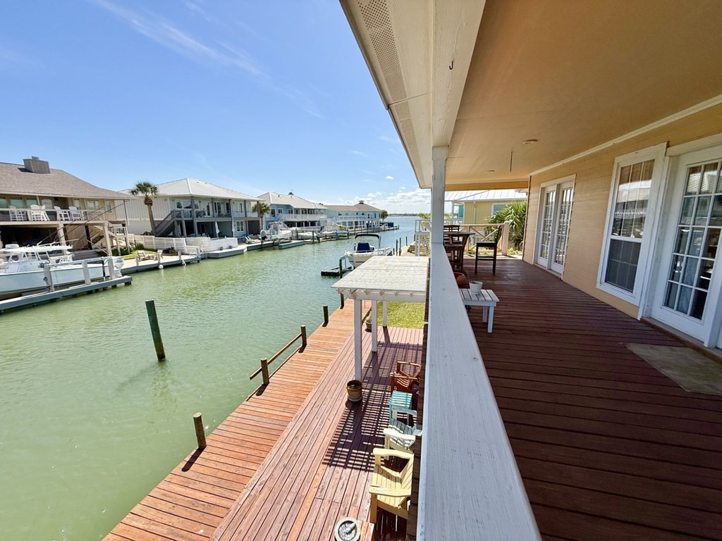 30 Flamingo Road Rockport, TX 78382 - Photo 3 of 39 a view of a balcony with chairs