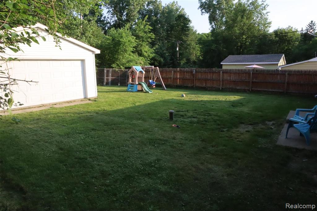 4217 West Allen Road Howell, MI 48855 - Photo 13 of 41