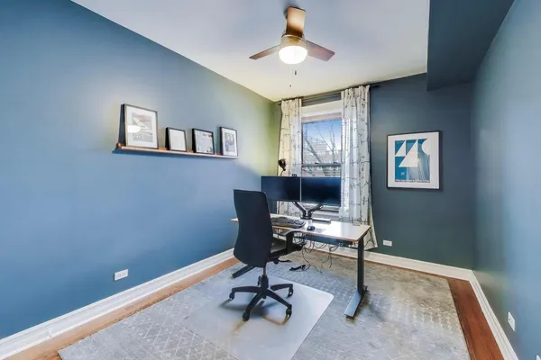 $575,000 | 4441 North Beacon Street, Unit 2A, Chicago, IL 60640