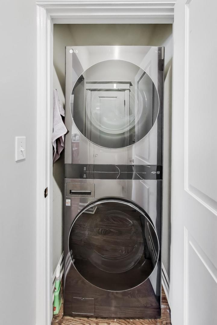 4441 North Beacon Street, Unit 2A Chicago, IL 60640 - Photo 20 of 23 a close view of utility and utility room