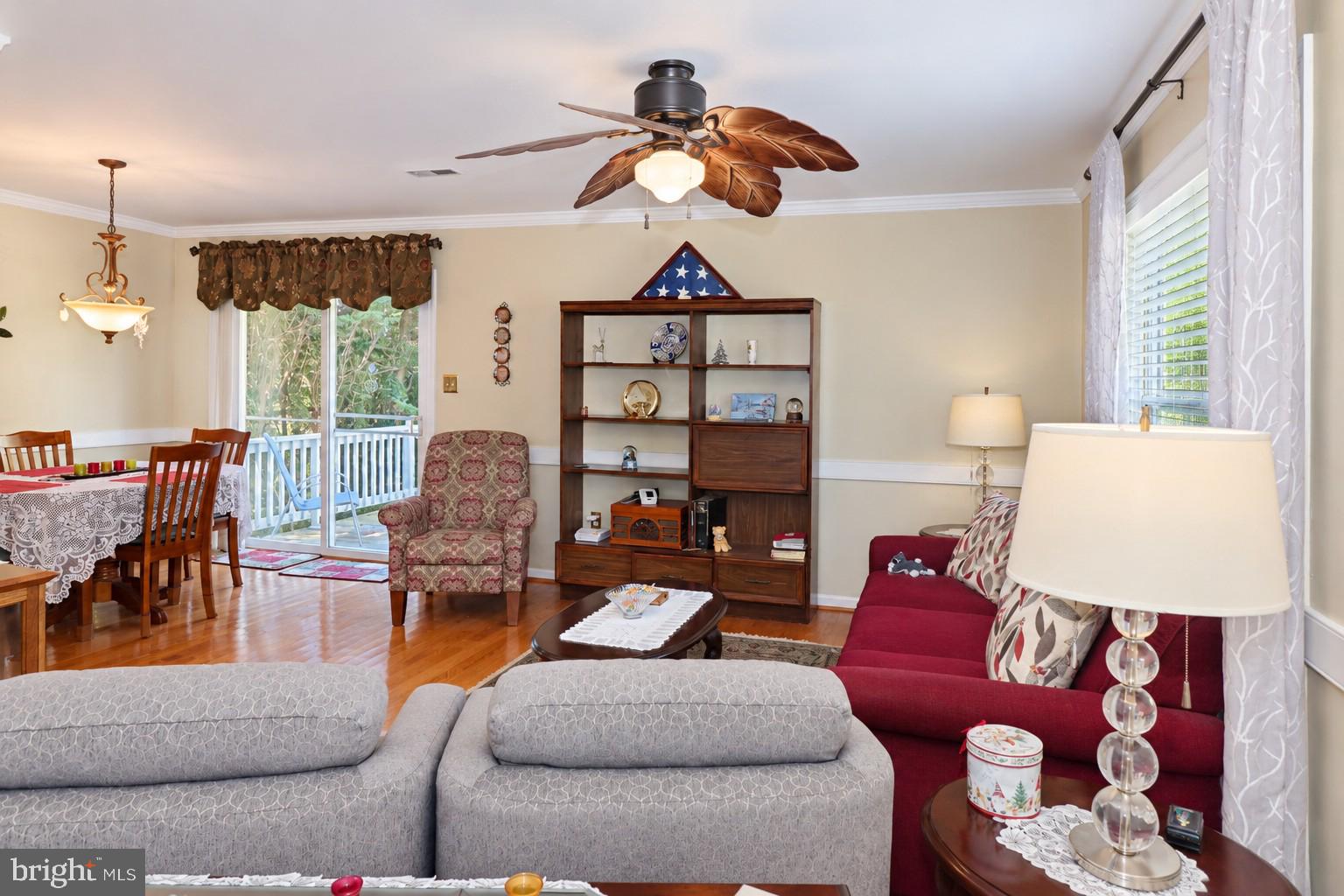 145 Moser Road Warrenton, VA 20186 - Photo 5 of 28 Living room with hardwood floor