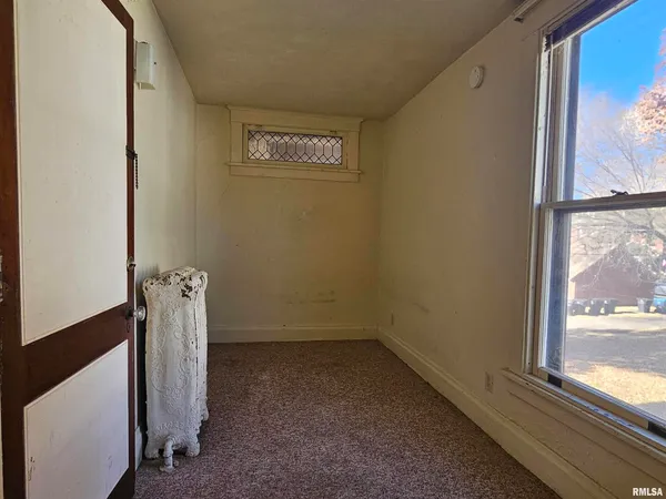 $205,000 | 728 21st Street, Rock Island, IL 61201