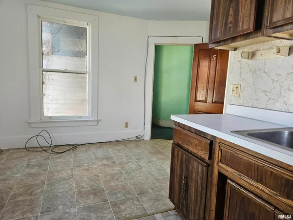 $205,000 | 728 21st Street, Rock Island, IL 61201