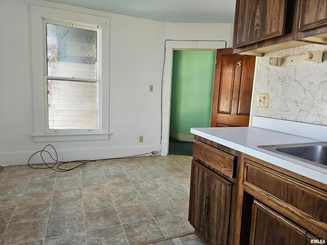 $205,000 | 728 21st Street, Rock Island, IL 61201