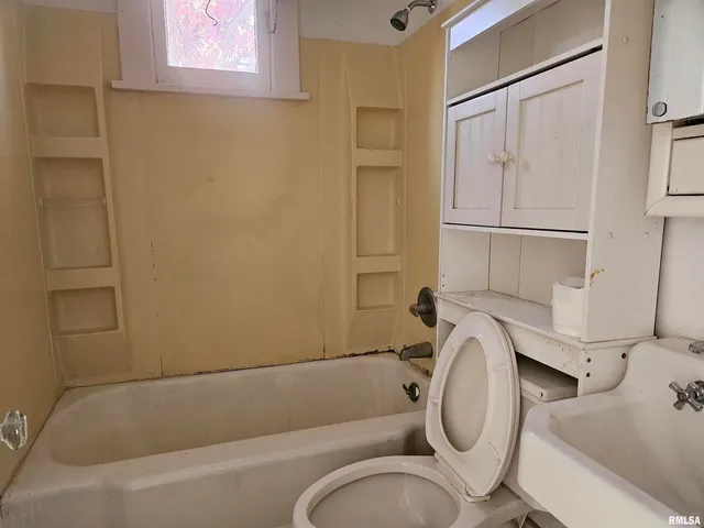 $205,000 | 728 21st Street, Rock Island, IL 61201