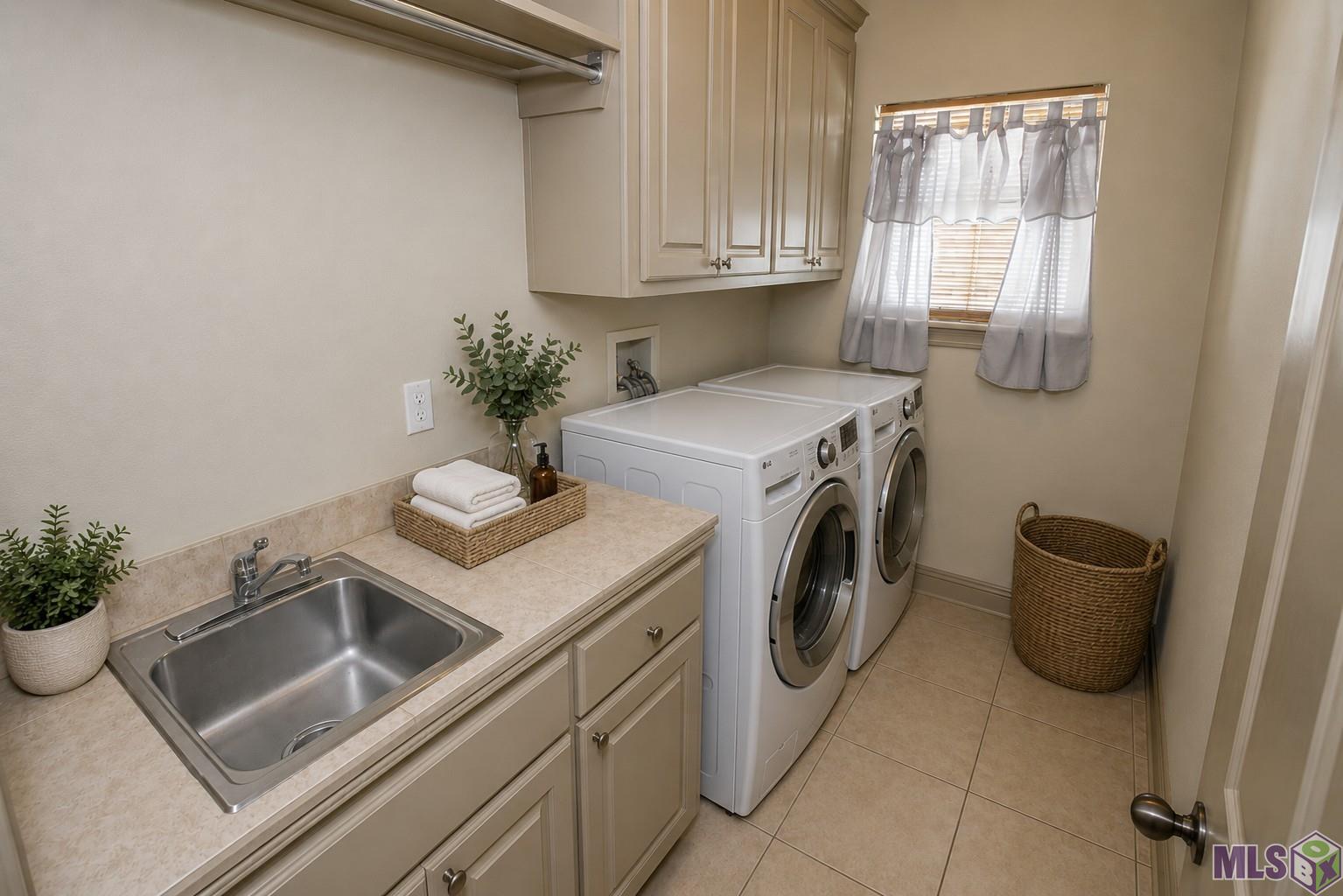 8602 Foxfield Drive Baton Rouge, LA 70809 - Photo 44 of 55 Virtual Laundry Staging
