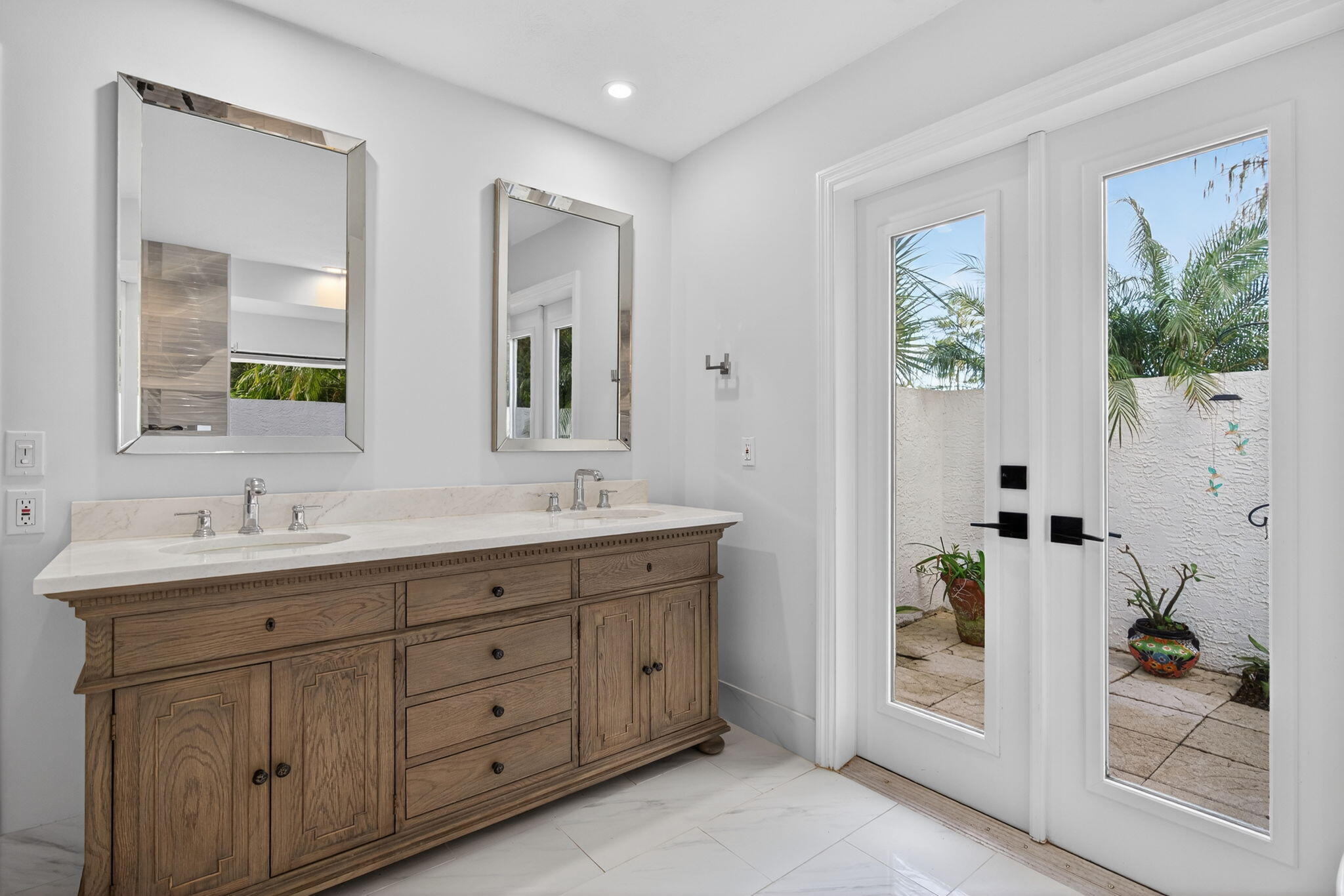 1488 Southeast Colony Way Jupiter, FL 33478 - Photo 27 of 46 Primary Bathroom-Double Vanity